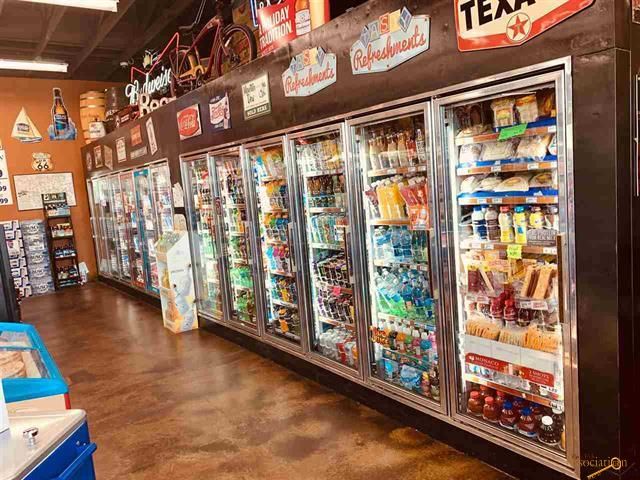 The Pit Stop: 8034 Stagestop Rd, Summerset, SD 57718